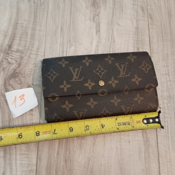 Louis Vuitton Monogram Tri Fold Wallet - Picture 16 of 16